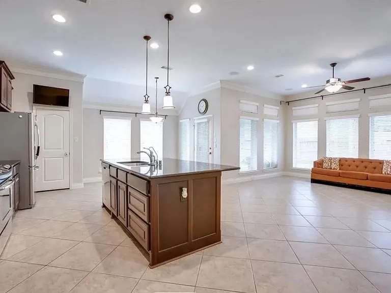10310 Lockharton Ct — Photo 9