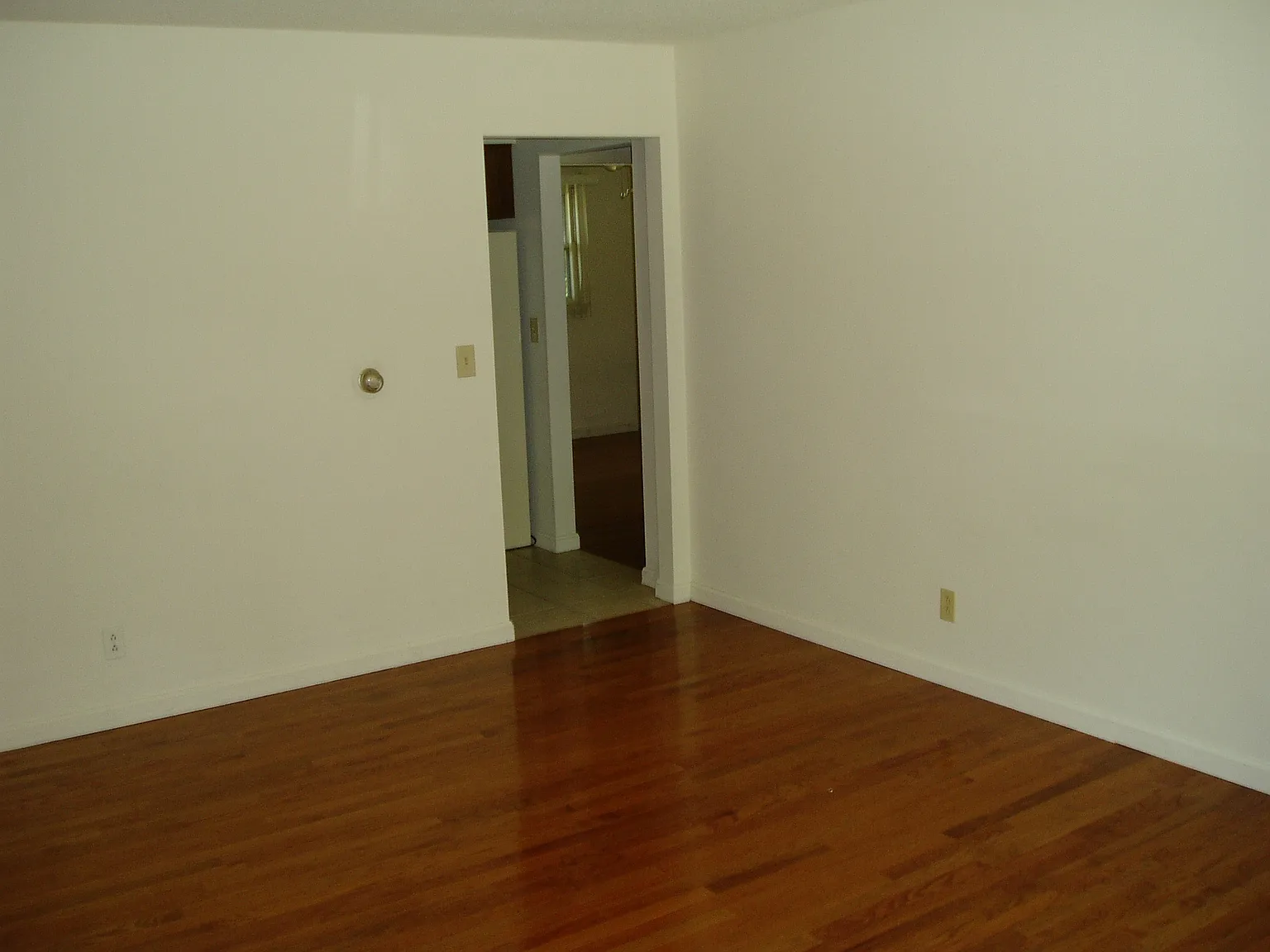 1008 Scovill St photo 1