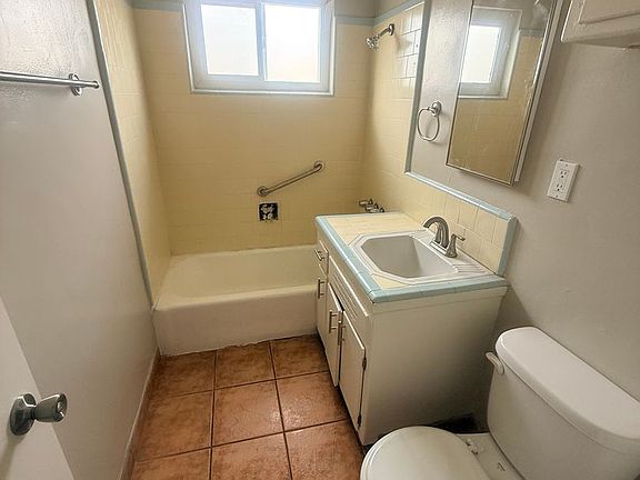 4th image of 8310-22 S Western Ave #8318-5