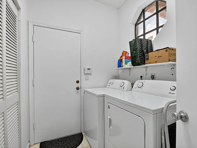 4553 Barclay Fair Way — Photo 36