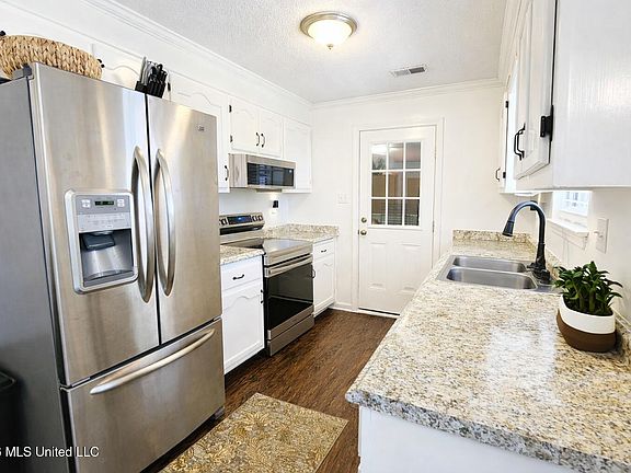4th image of 7168 Oak Forest Dr