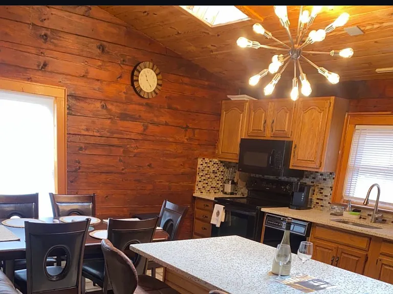 993 Country Place Dr — Photo 2