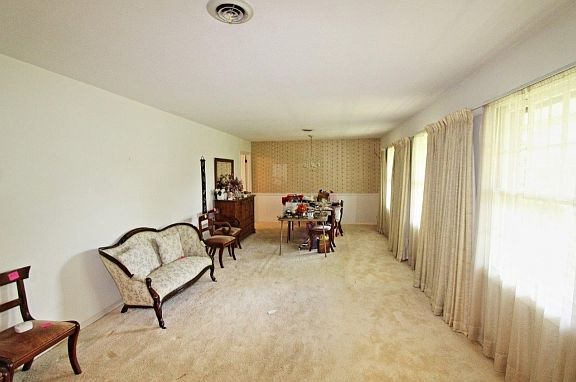2nd image of 1613 Crystal Springs Dr