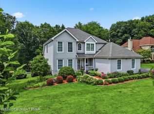 906 Horizon Dr, Stroudsburg, PA 18360
