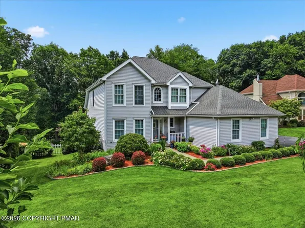 906 Horizon Dr, Stroudsburg, PA 18360