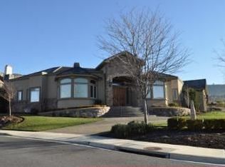 5614 Saddle Ridge Dr, Medford, OR 97504