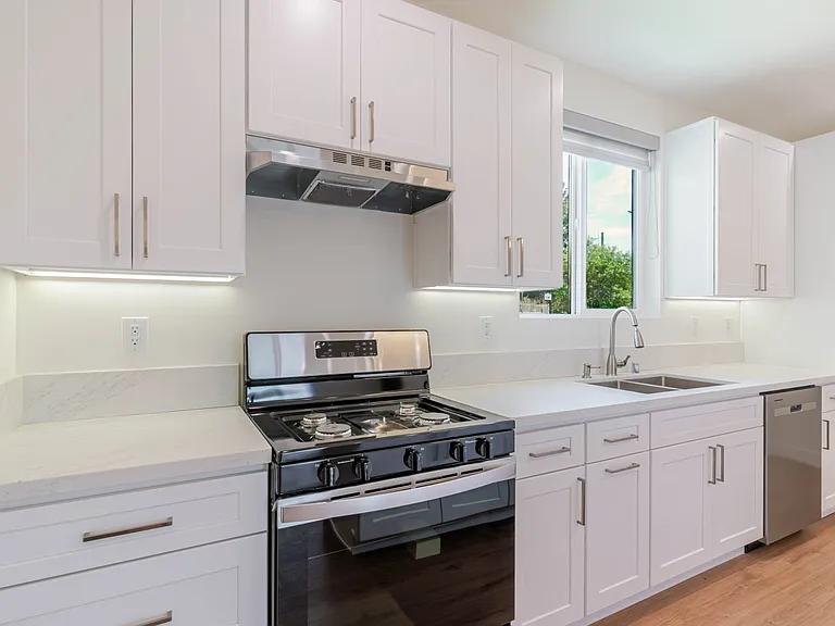 10232 Tujunga Canyon Blvd — Photo 13