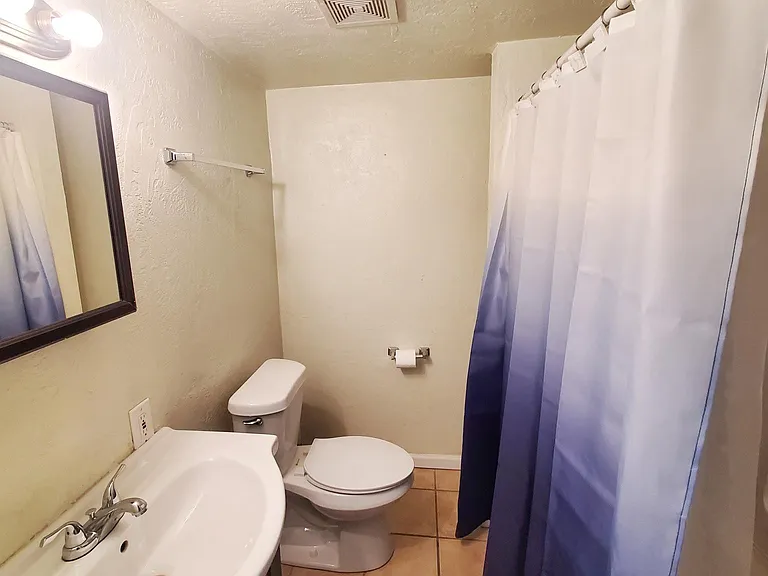 1123 Mary Ann St #3R — Photo 6