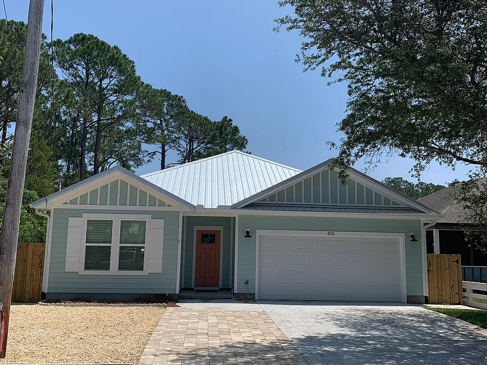 422 Le Grand Dr