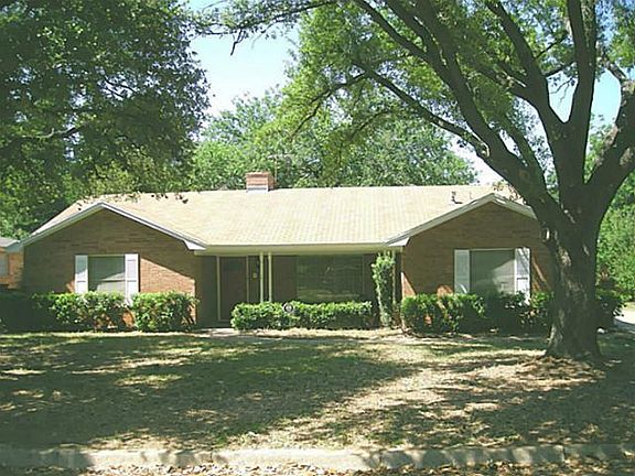 2nd image of 2205 Vail Ct
