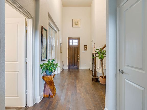 5th image of 2857 Greenridge Dr