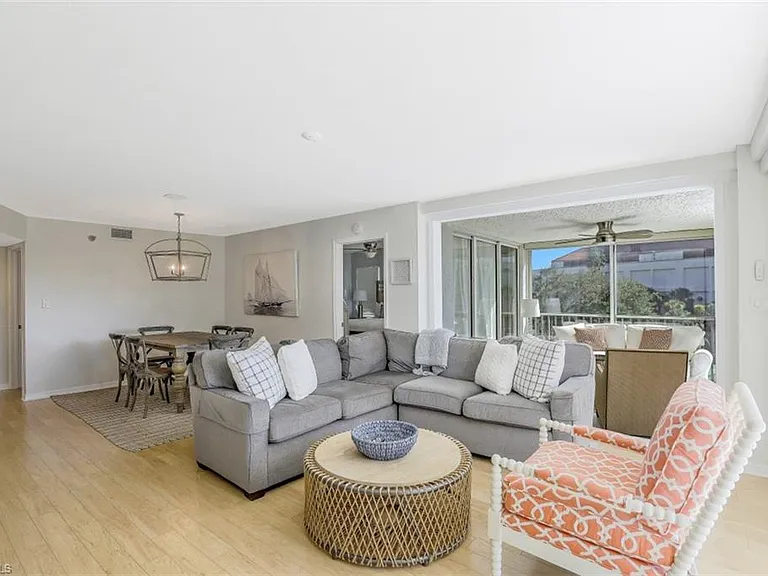 5501 Heron Point Dr #201 — Photo 5