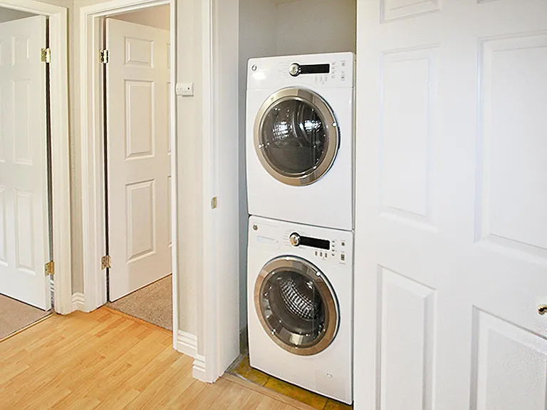 Glenbrook Apartments — Photo 46