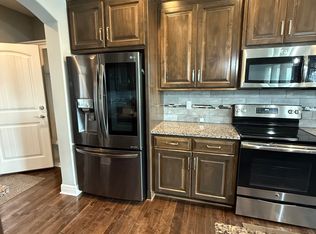 22506 S Lincoln St, Spring Hill, KS 66083