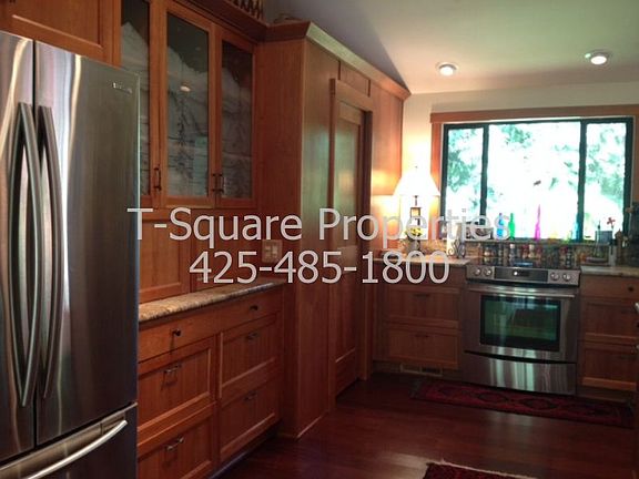 4th image of 21805 Wildwood Dr