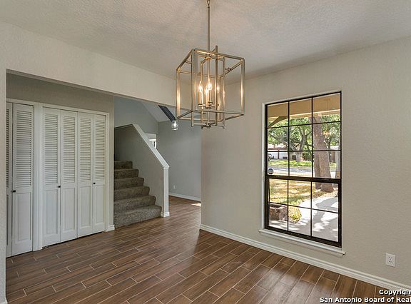 5th image of 3743 Chartwell Dr