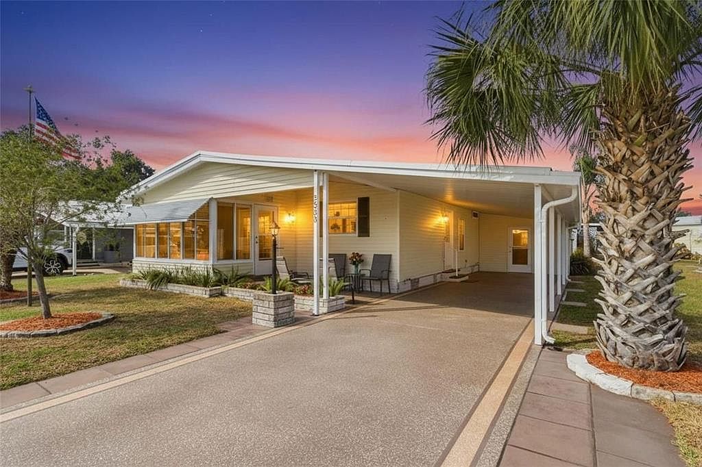 5533 REGAL WAY, Zephyrhills, FL 33541 | Zillow