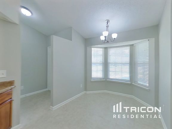 4th image of 298 Fawnridge Ln