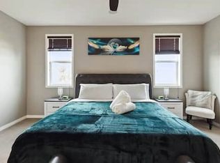 212 S Lakepointe Dr, Chestermere, AB T1X 0R3