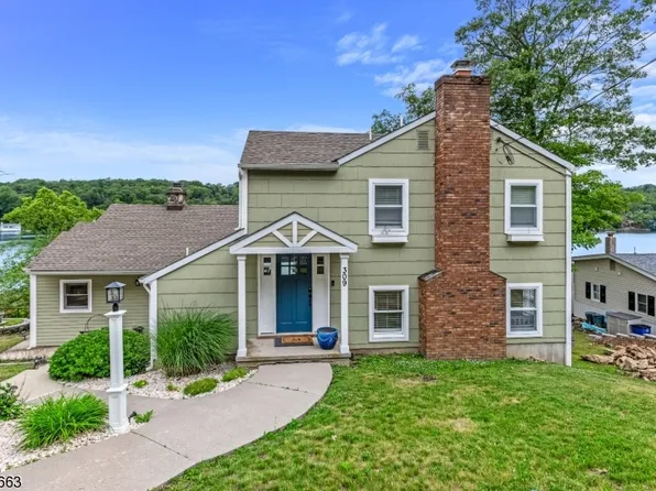 309 Maxim Dr, Hopatcong Boro, NJ 07843