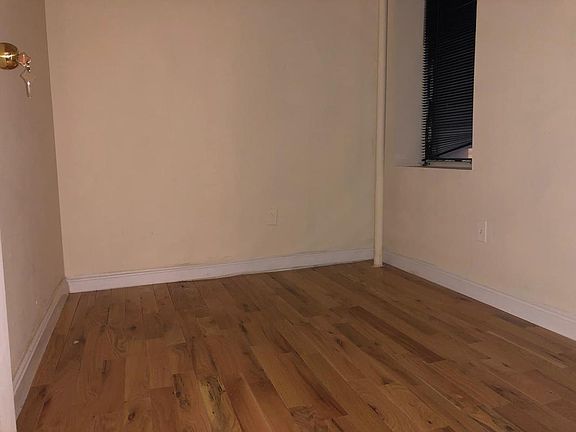 4th image of 321 W 42nd St APT 3B