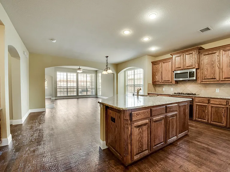6072 Wallis Dr — Photo 9