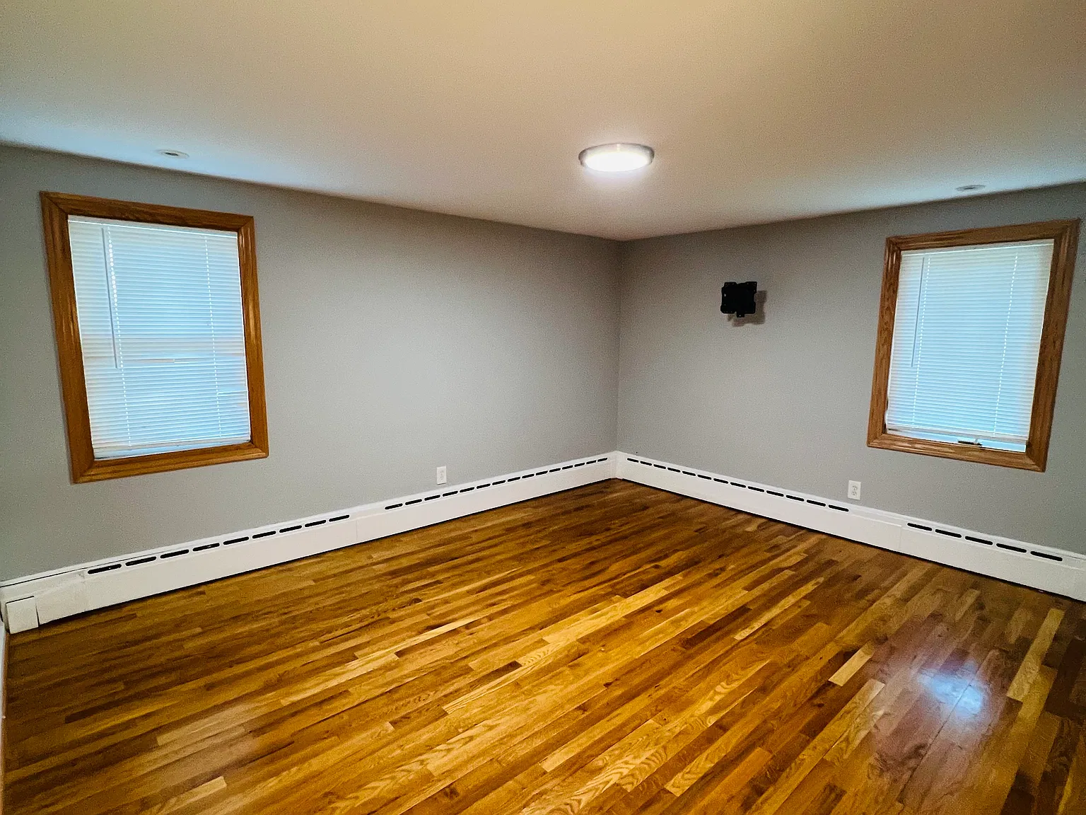 2 bed, 1100 sqft, $1,690 — Photo 4