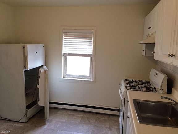 IMG_1080 Kitchen side view