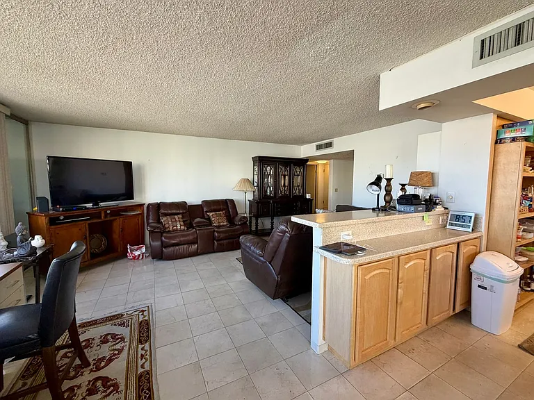 205 E Harmon Ave #902 — Photo 7