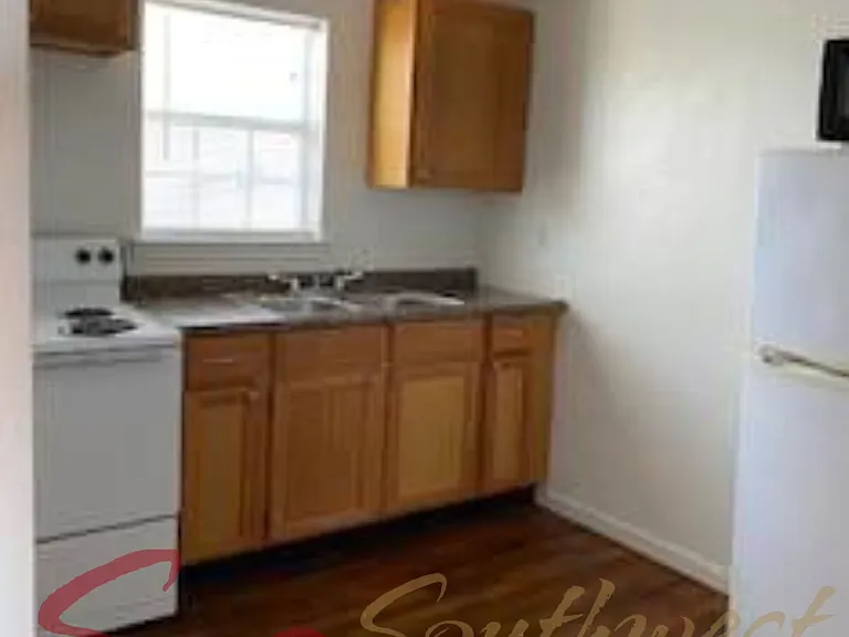 161 S Floral St #B — Photo 13