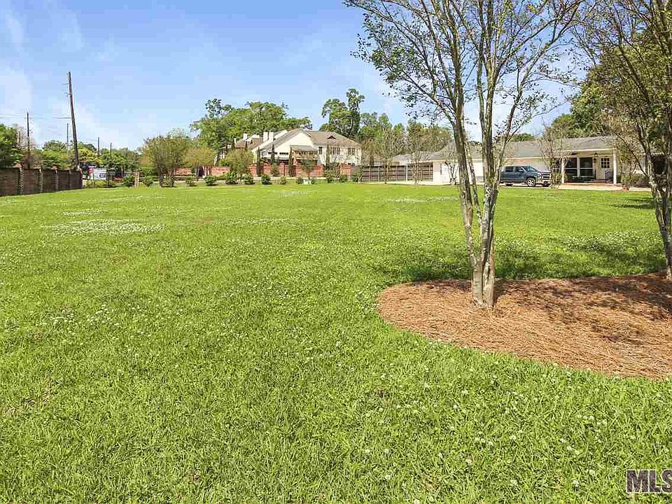2nd image of LOT 8 N Bluebonnet Blvd