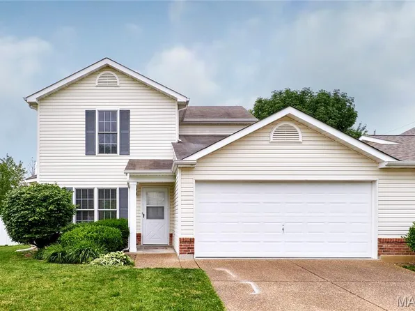 13 Deer Grove Dr, Saint Peters, MO 63376