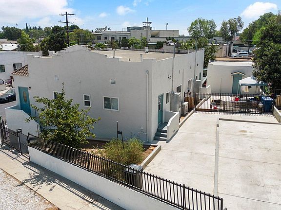 3rd image of 1011 N Tremont St