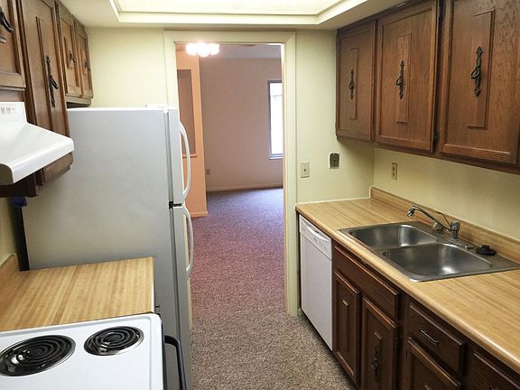 2nd image of 859 Sussex Pl