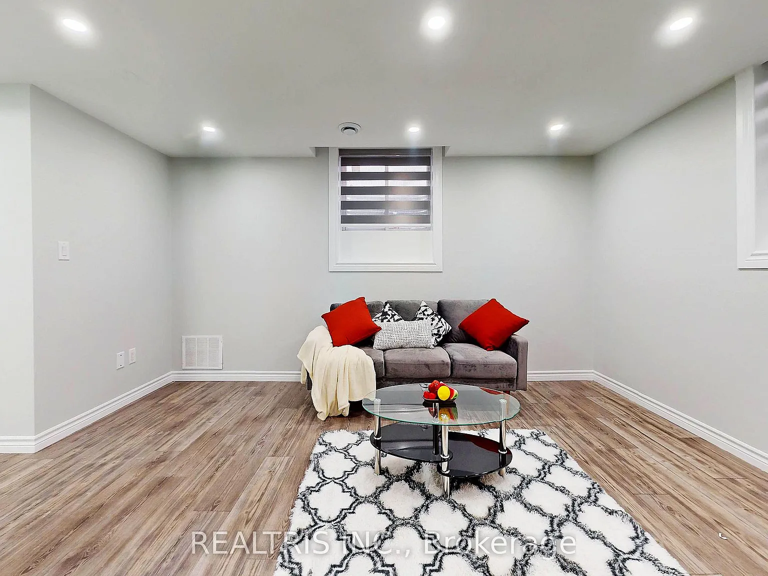2 bed, $1,800 — Photo 4
