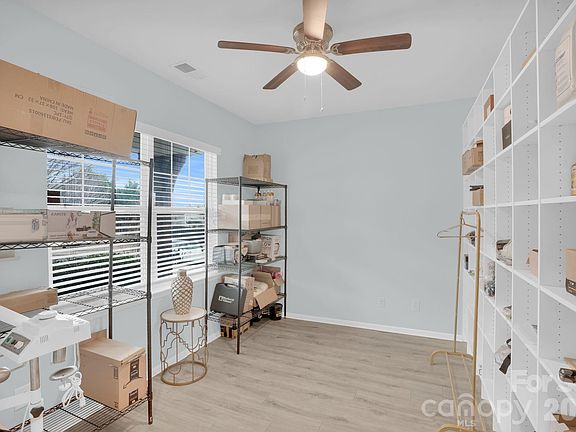 3rd image of 4493 Haddington Dr