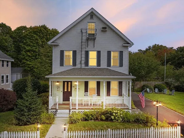98 E Water St, Taunton, MA 02780