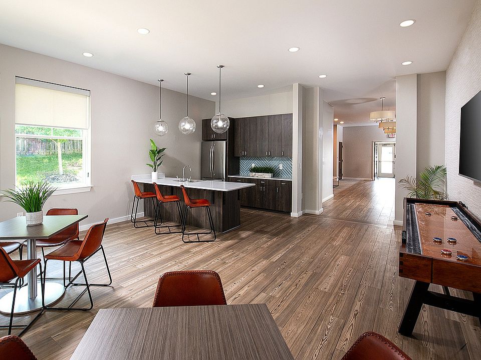 Resident lounge and game room