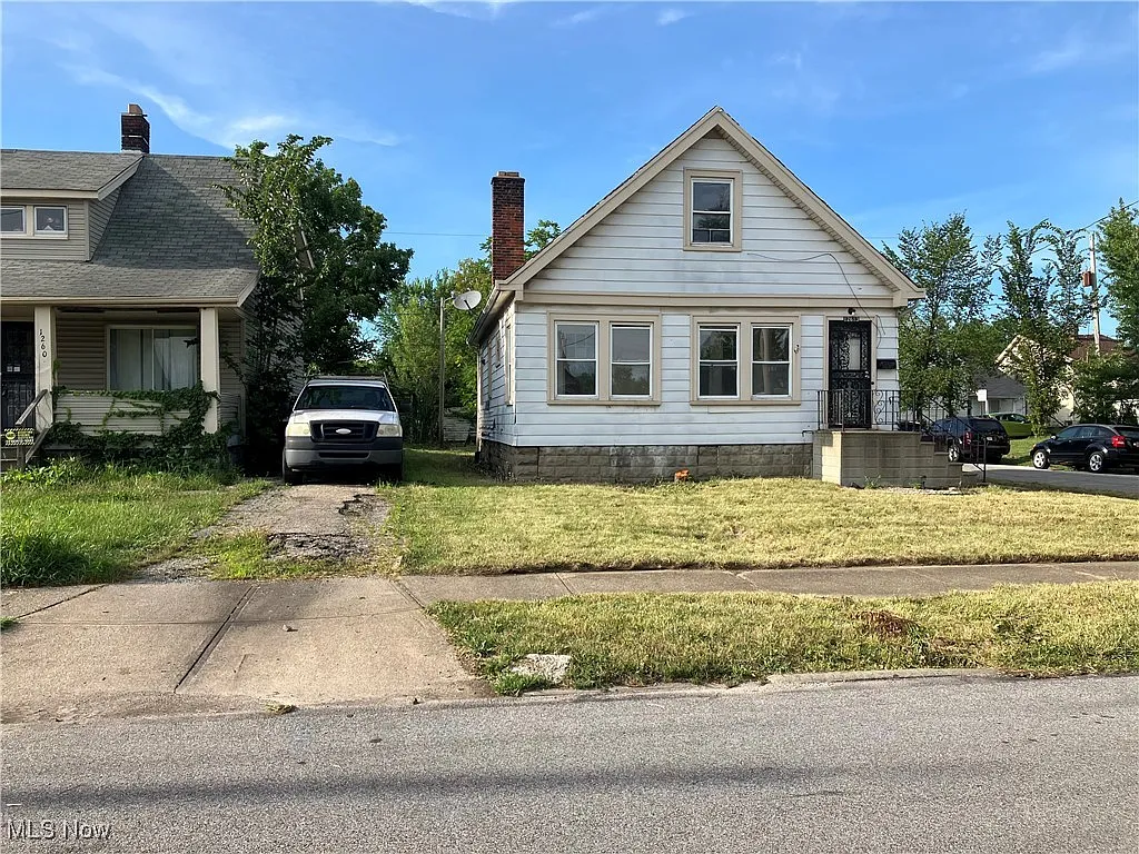 12613 Revere Ave photo 1