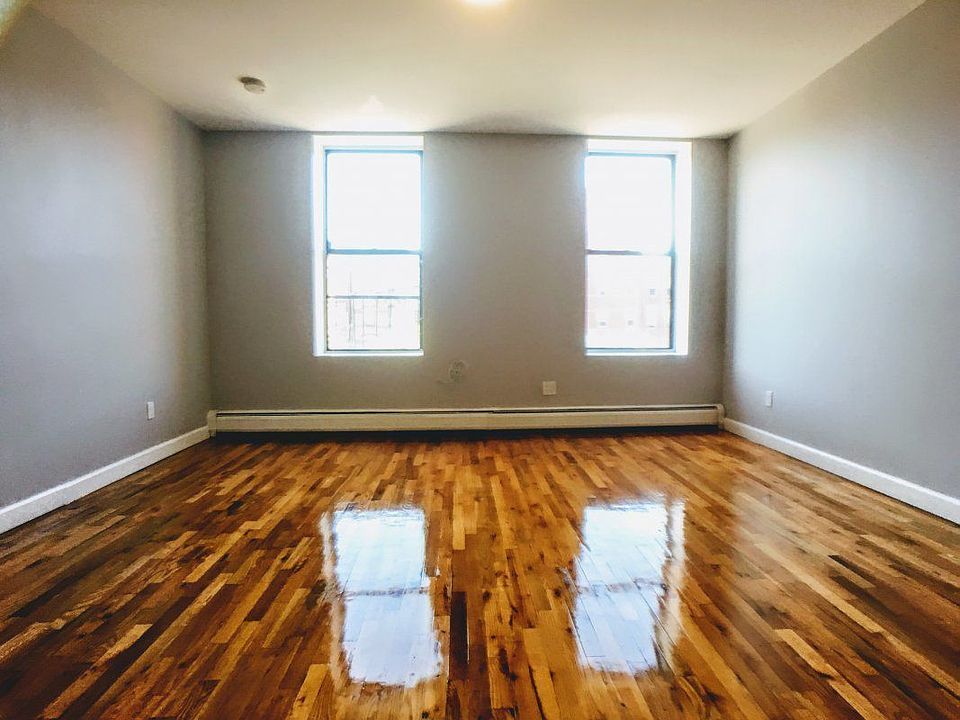 1st image of 2247 7th Ave APT 4A