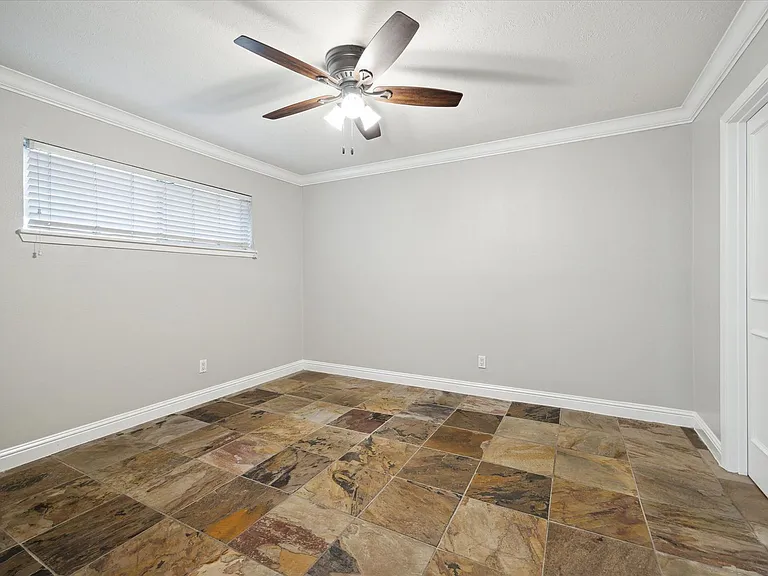 2418 Mimosa Dr. — Photo 6