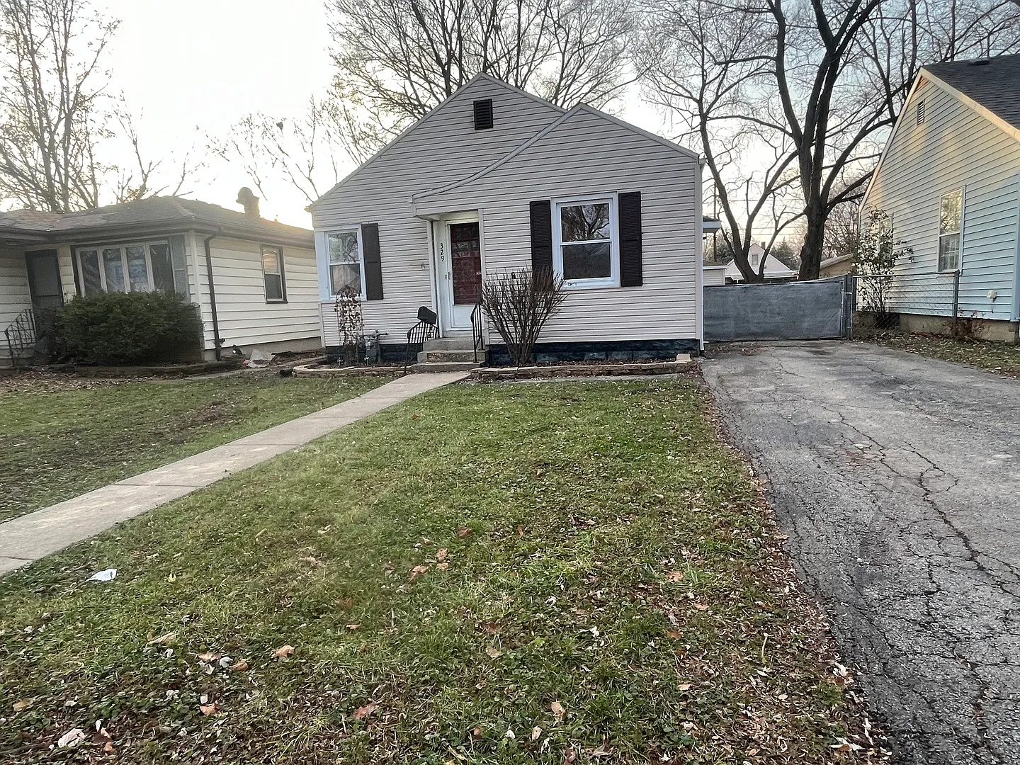 329 S May St photo 1