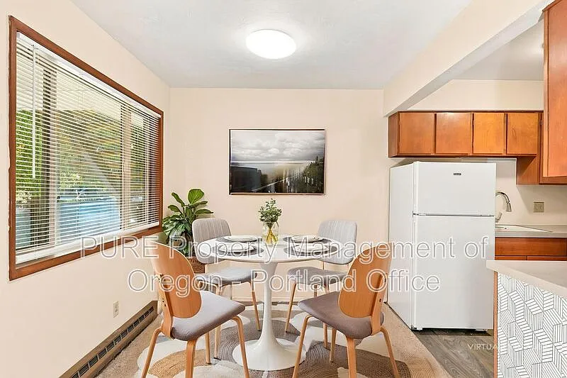 2 bed, 1.0 bath, 800 sqft, $1,545 — Photo 2