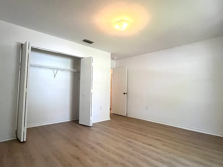 4118 NW 62nd Ave — Photo 12