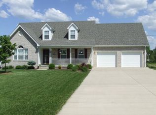 86 Trappers Ridge Ct, Vine Grove, KY 40175