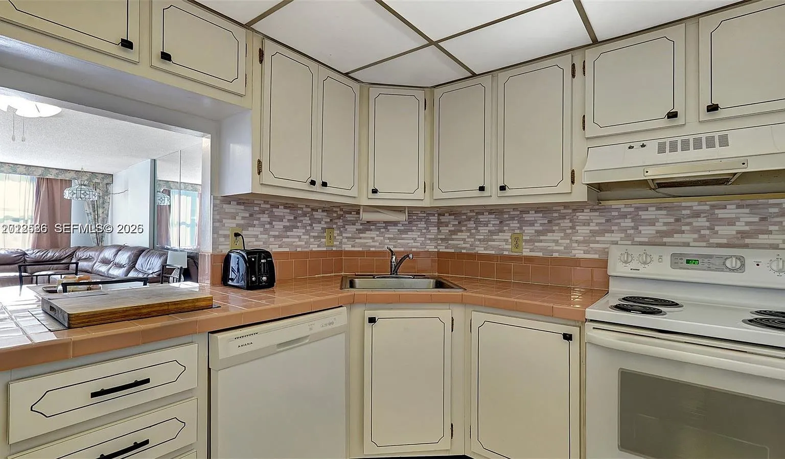Berkley South Condo — Photo 4