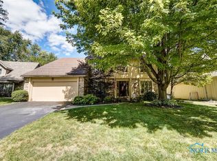 7042 Shooters Hill Rd, Toledo, OH 43617
