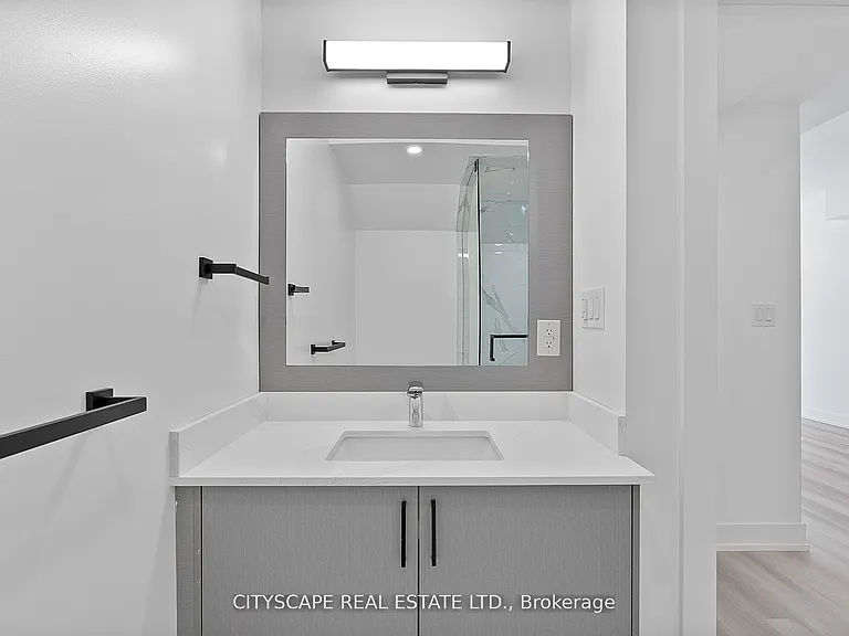 587 Oakwood Ave #2 — Photo 20