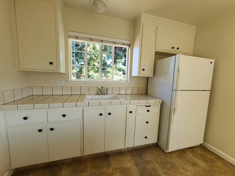 660 Main St #6 — Photo 3
