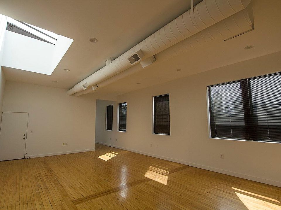 1st image of 9552 Joseph Campau St